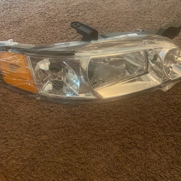 Headlights for a nissan altima 2000-2001 - Picture 3 of 6